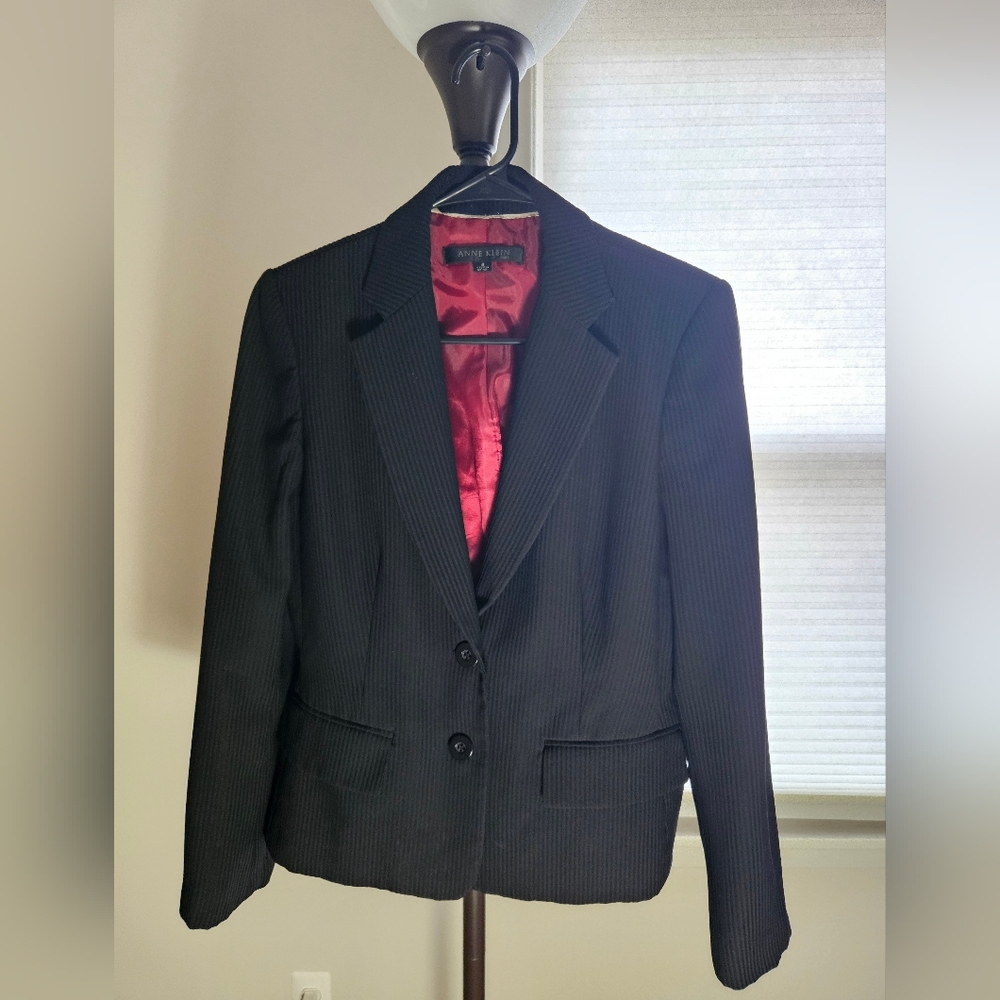 Anne Klein size 6 black blazer